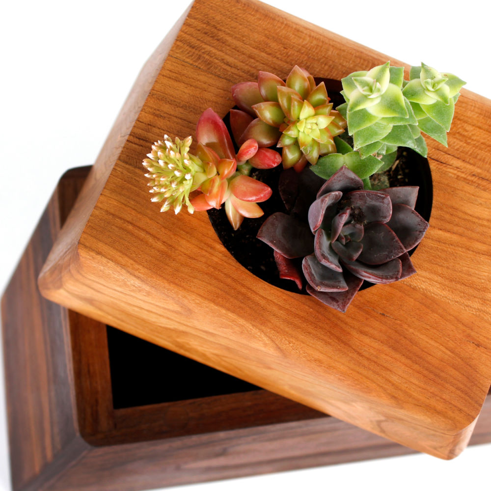 The Living Urn Planter - Weddle